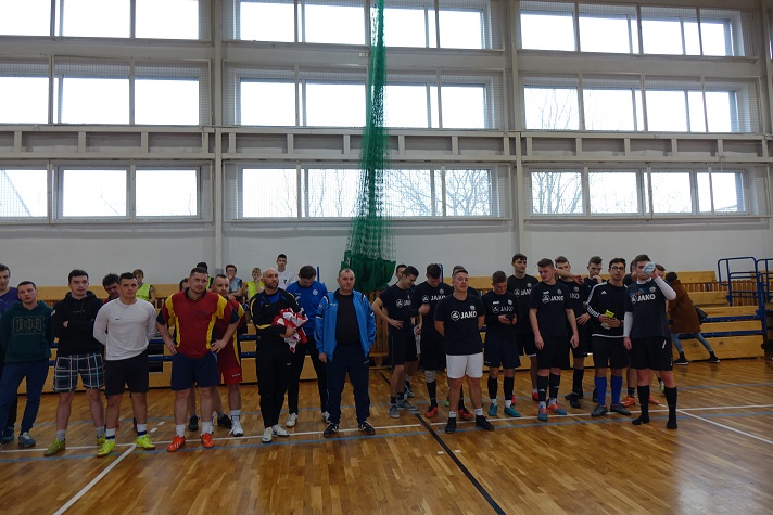 Turniej piłki halowej o puchar W&oacute;jta Gminy  Radwanice - relacja - zdjęcie 12